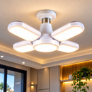 Lâmpada LED dobrável em forma de ventilador.