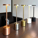 Luminária de Mesa Abajur Cabeceira Escrivaninha LED 3 em 1 Recarregável Tipo C Preto Cromado Dourado